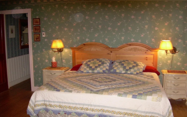 Dodgeton Creek Inn