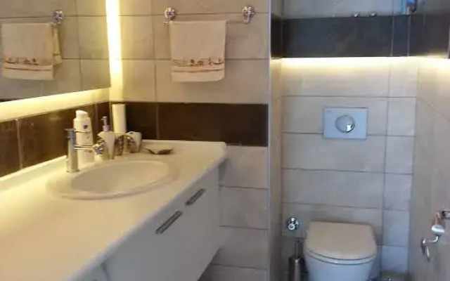 Hande Home Aparts