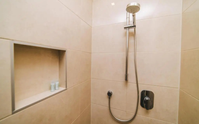 Modern Apartment Near Cathedral -best Location