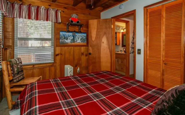Bear Hug Hideaway