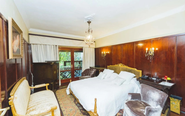 Illyria House