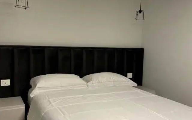 Honey Suite