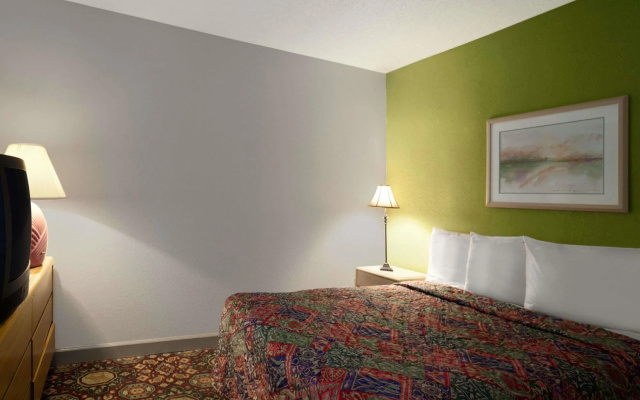 Days Inn By Wyndham West Memphis, Ar