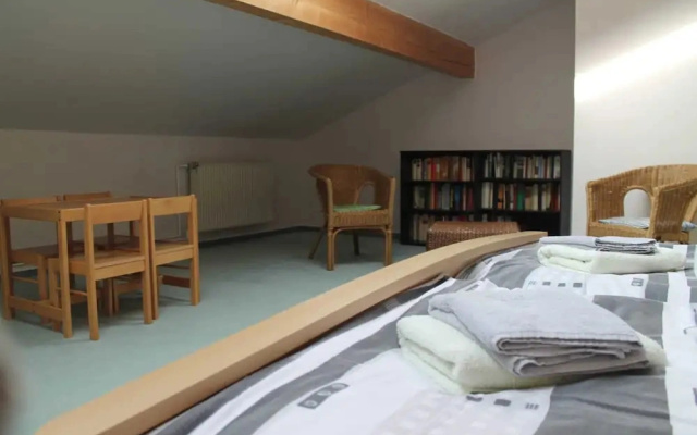 Geraeumige Ferienwohnung in Boddin mit Garten
