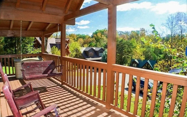 Pure Country - 3 Br cabin by RedAwning
