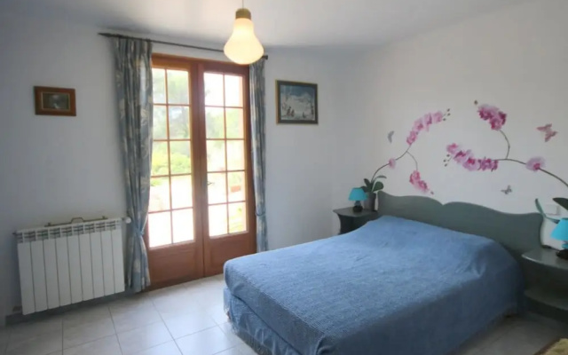 Charming Villa in Salernes France With Parking Space