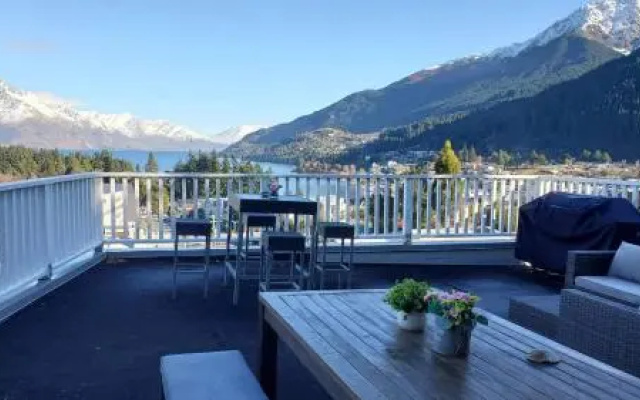 Central Lakeview Lodge and Apartments