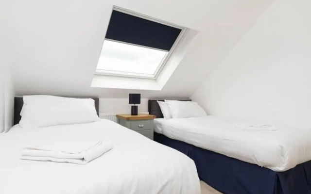 Modern newly refurbished house 10 minute walk from Lahinch
