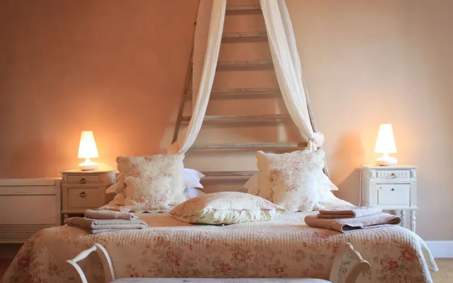 Les Carmes and spa