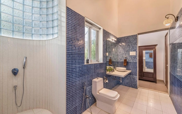 SaffronStays Roselle, Malavli - pet-friendly pool villa with modern interiors