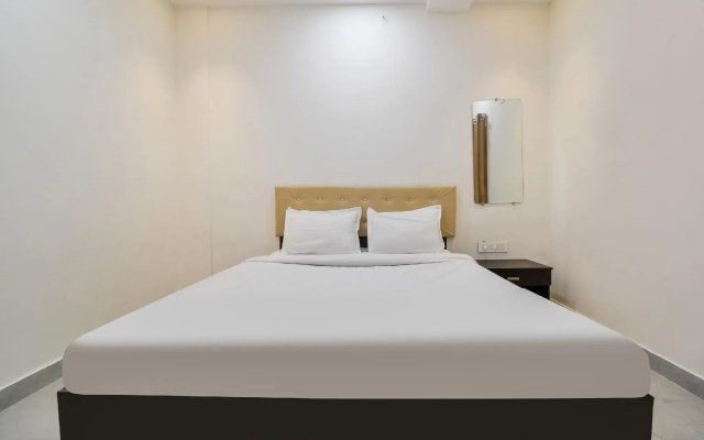 SPOT ON 78925 Hotel Maan Lodging & Boarding