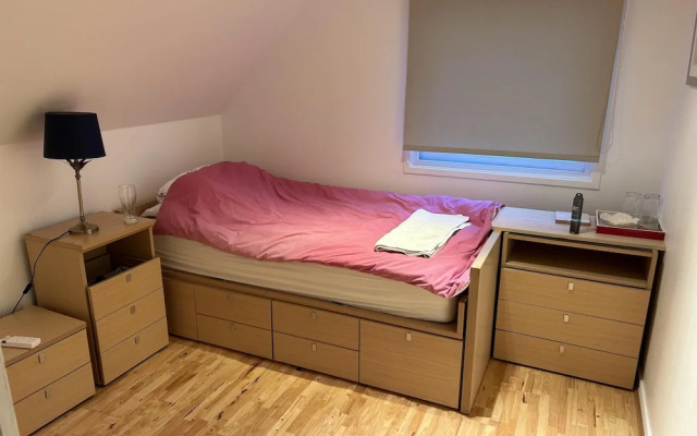 3 Bed House - Sleeps 5 - Sauna - Garden - Gym
