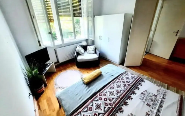 Apartment in Historic Building - Sleeps 4