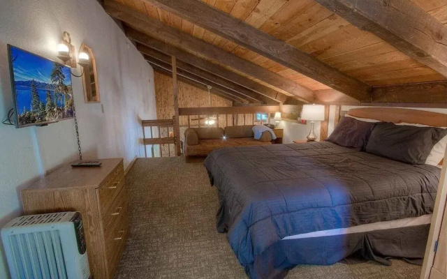Tahoe Olympic 3 Bedroom Condo by RedAwning