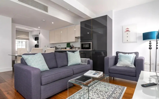 A Stunning Three Bedroom Home in Mayfair