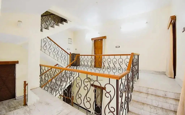 Retro Residency by OYO Rooms