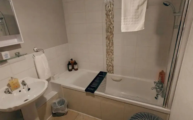 2BR Cosy City Centre Apartment