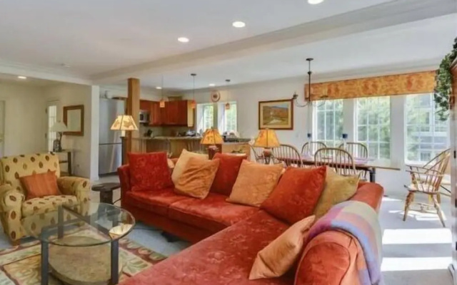 597a Topnotch