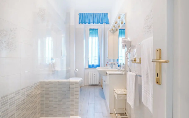Lia Rooms 2