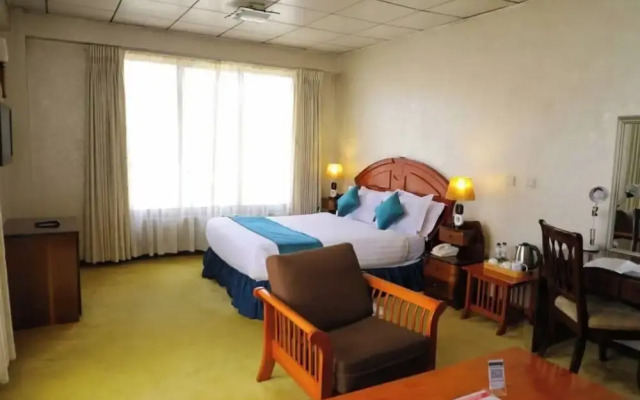 Platinum Hotel