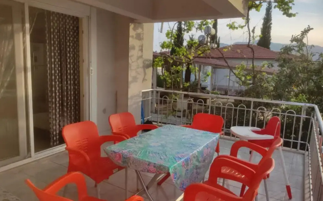 Flat With Balcony BBQ and Shared Garden in Ortaca