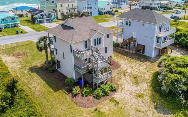 Pelican Palms by Topsail Realty