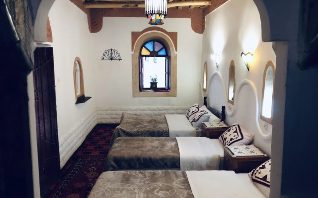 TAFSUT Guesthouse Stay with locals