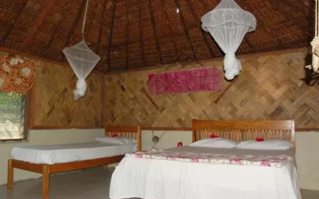 Lakatoro Palm Lodge
