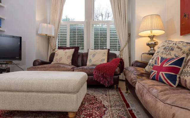1 Bedroom Garden Flat In Clapham Common