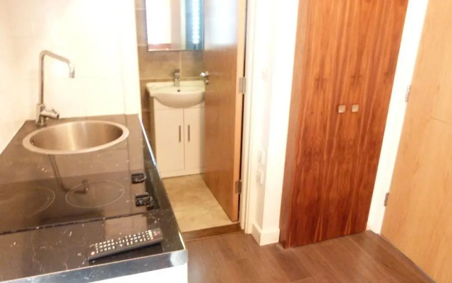 SS Property Hub - City of London Studio Apartment 5