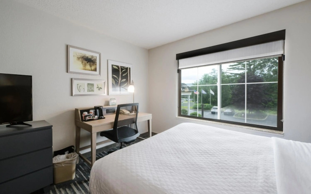 Country Inn & Suites by Radisson, Lake George (Queensbury), NY