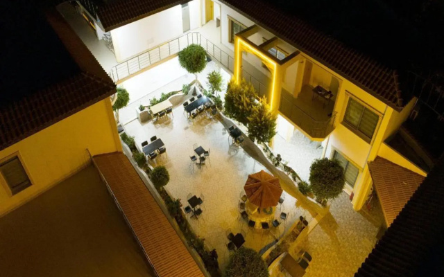 Nagas Hotel
