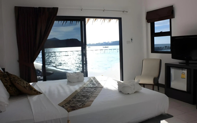Samui Pier Beach Front Resort