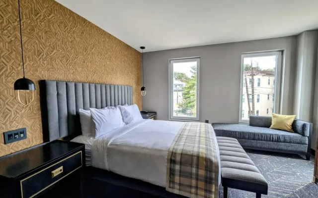 Beacon Suites Hotel