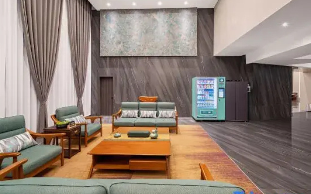 Urba S Hotel (Yili Xinyuan Kaiyuan Food Plaza Branch)