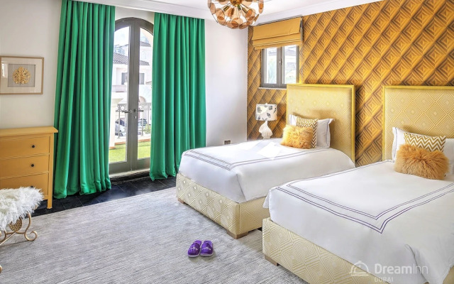 The Palm Jumeirah Villas - Frond B