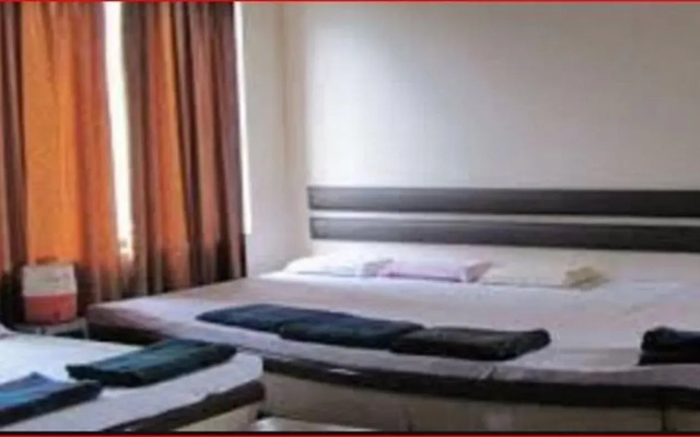 Hotel Maruti Mandapam