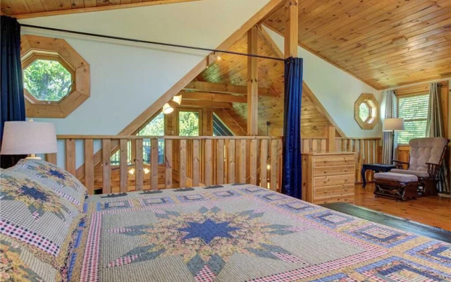 Hibernation Station - Three Bedroom Cabin