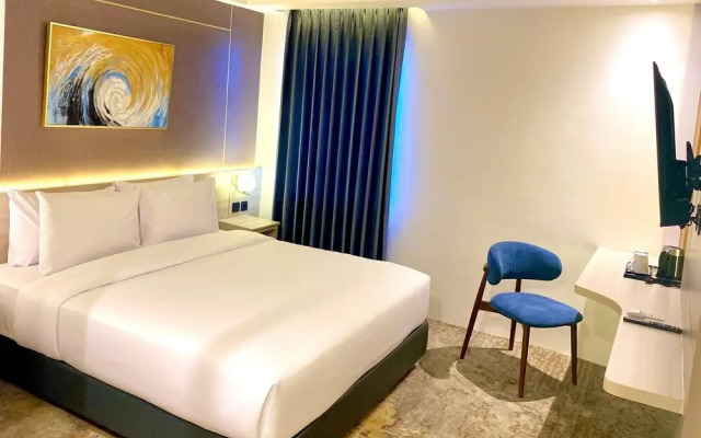 LYNN Hotel Tuban