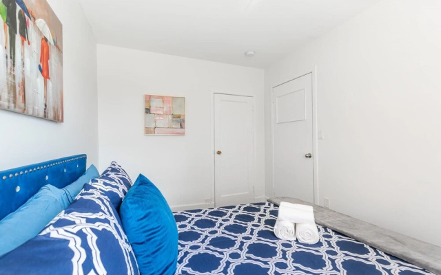 2BR Apt With Netflix - Close to Shopping Parks