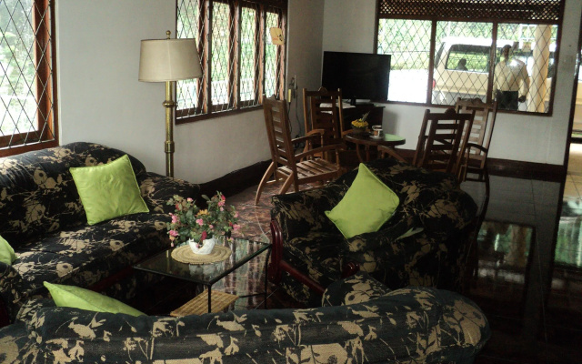 Tamarind Tree Inn.