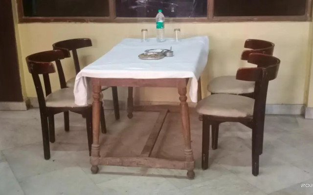 Hotel Adarsh Palace