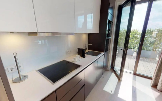White Pearl Apartment 4.40