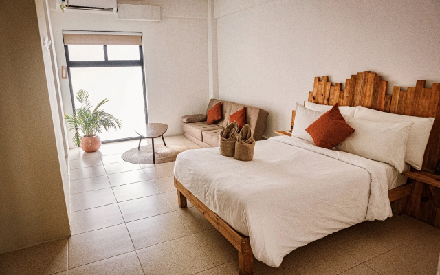 Nomads Hotel, Hostel & Rooftop Pool
