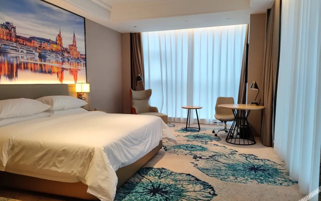 Vienna International Hotel (West Square Of Chengdu East Railway Station)