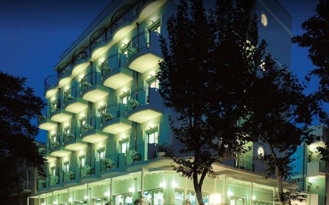 Feldberg Hotel Римини вид на фасад