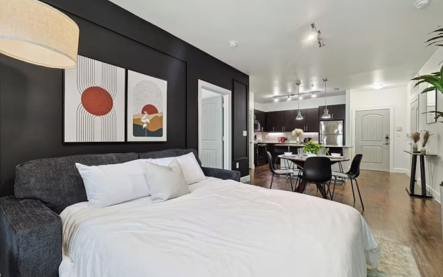 Stylish 2B near Legacy West Wi-Fi