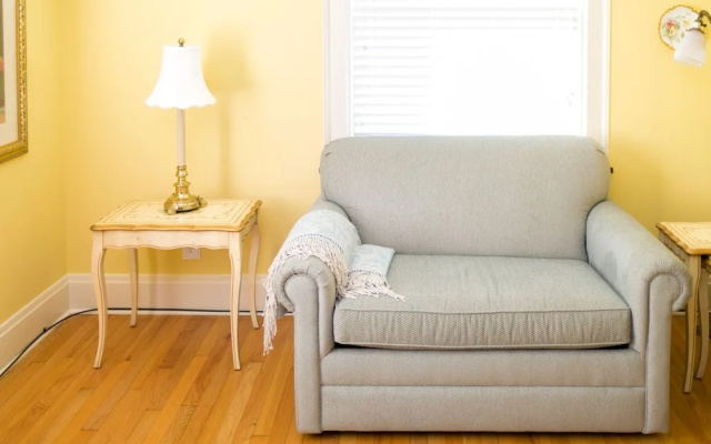 1810 Emerson House Bed & Breakfast - Adults Only