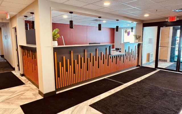 Red Rock Hotel & Suites