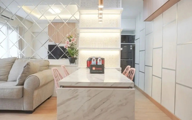 Modern And Comfy 3Br At Transpark Cibubur Apartment